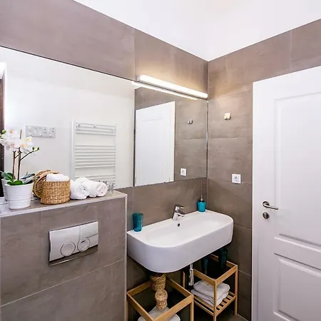 Bella Apartment